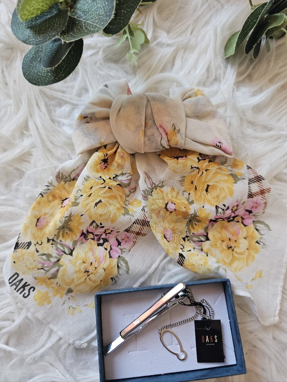 Daks His & Her Bundle: Scarf & Tie Clip